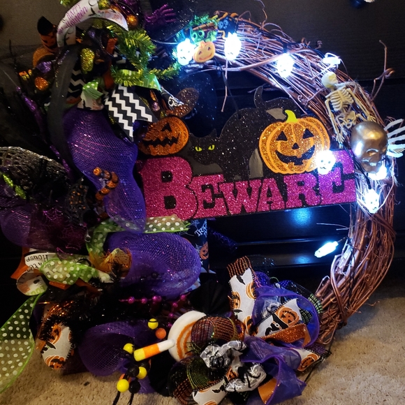 Halloween wreath - Picture 2 of 2